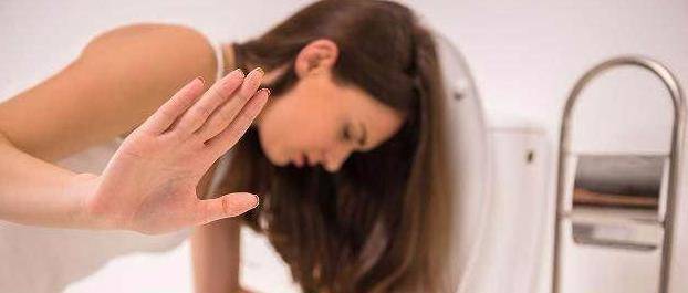 症状|假如早餐后身体有4种症状，可能是肝脏“不适”引发的，别忽视了