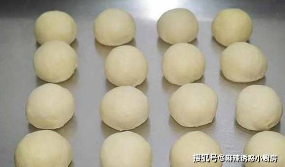 面团|家庭自制肉松面包,柔软酥香,咸鲜入味,早餐再也不用出去买了!