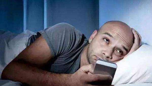 因为|悄悄“偷偷”寿命的3大陋习，熬夜仅排第二，再舒服也要忍忍