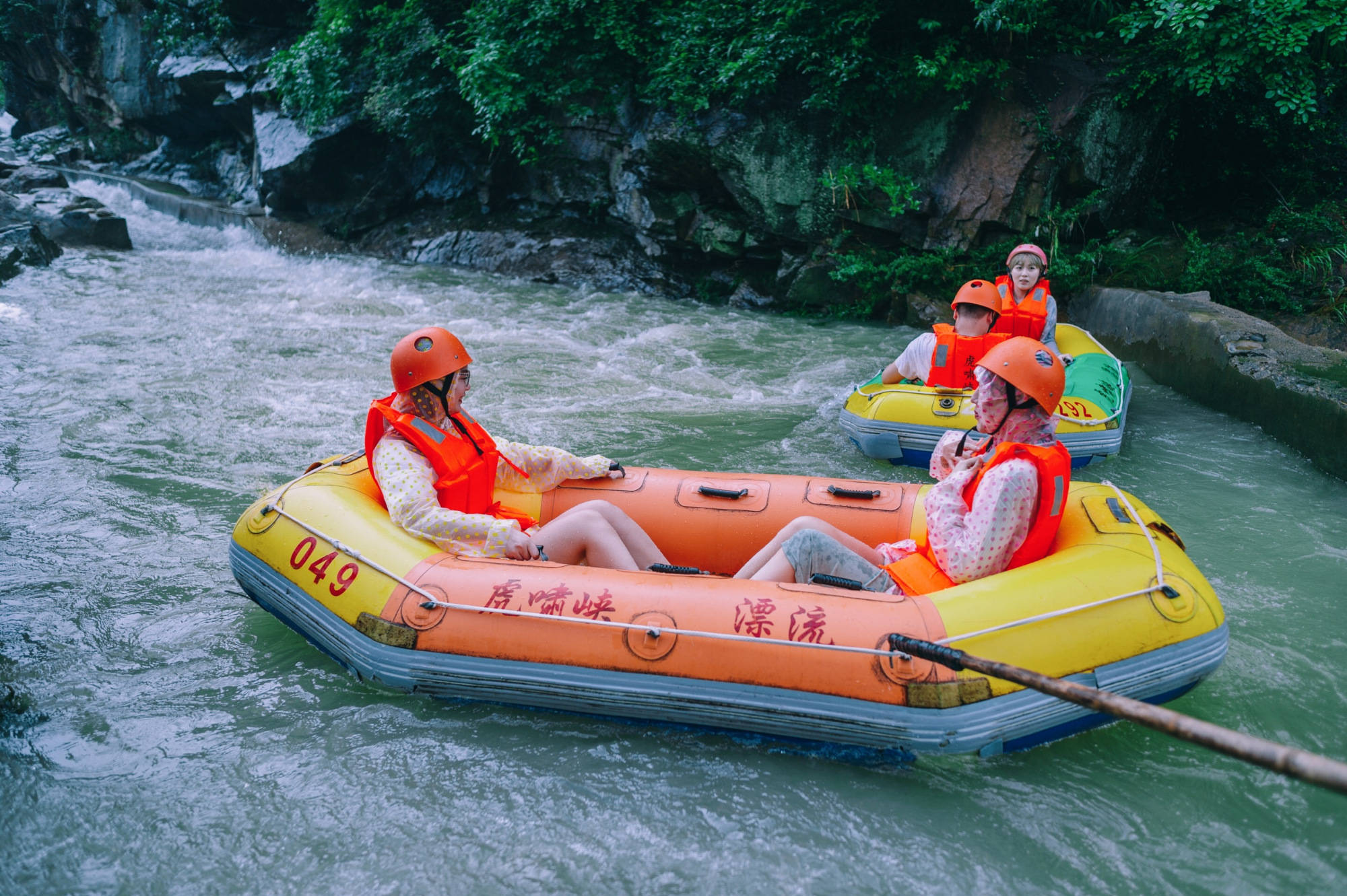 原创江浙沪最刺激的漂流就在桐庐全程长达10公里被誉为华东第一漂
