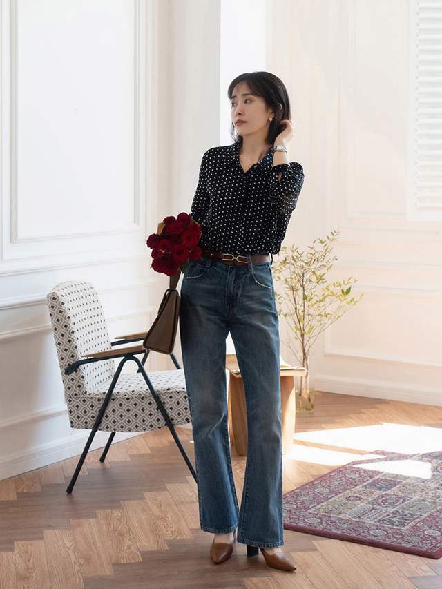 显得 “上班”穿什么衬衫好看？波点衬衫、蓝色衬衫搭配指南，高级洋气