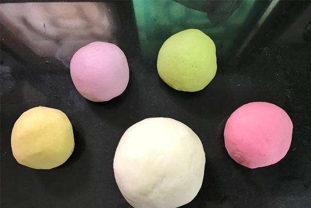 做法|孩子不爱吃早餐，试试新做法，松软好吃又好看，一出锅就吃2个