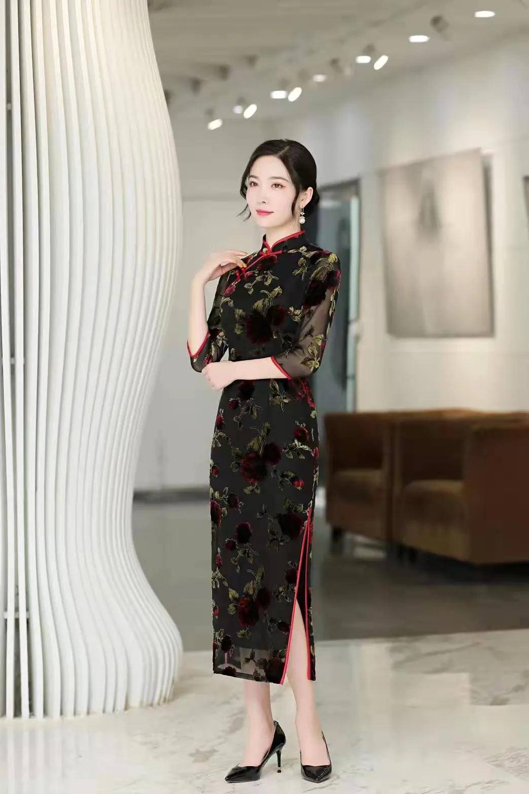 巢下 优雅烂花绒古典旗袍：描摹东方女子的风韵，勾勒着旗袍女子的美！