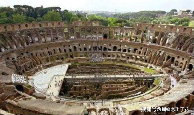 进行|古罗马人饮食文化背后的奢靡之风:为什么不坐着吃饭,非要斜躺?