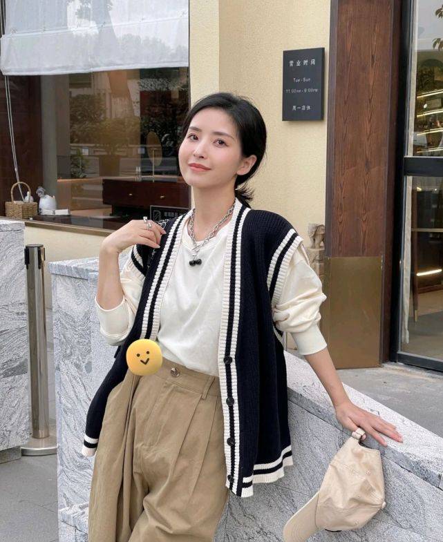 服装 会穿衣搭配的女生确实很惊艳，既优雅又有魅力，轻松美成焦点