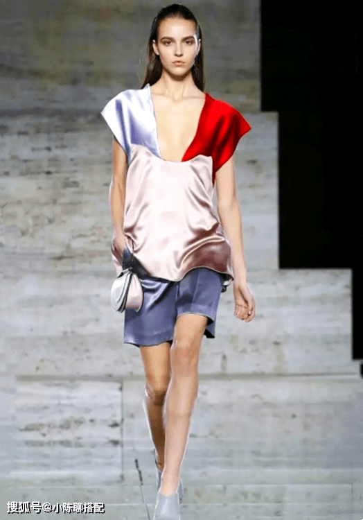 衣裳 40岁的女人，在穿搭上要懂得断舍离，这8点依着做就很好