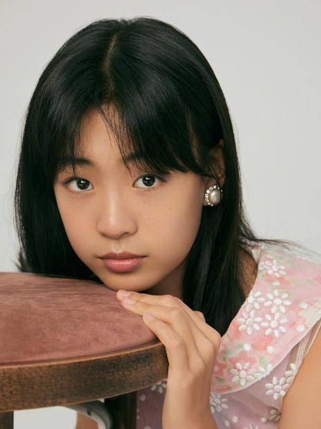 佟知霏 佟大为13岁大女儿写真曝光！长发飘飘笑容清纯，被赞是日系美少女