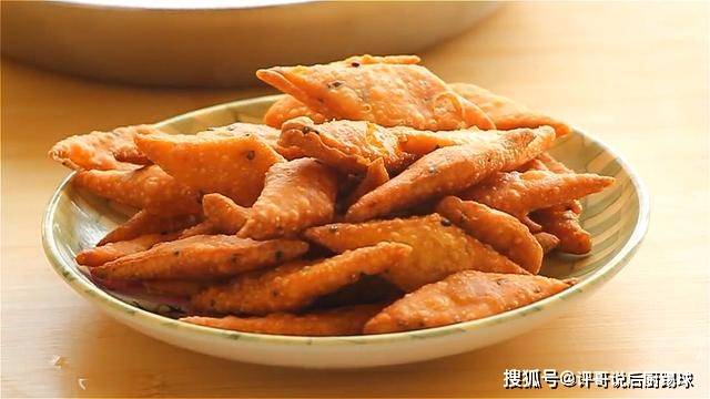 温度|1个西红柿2个鸡蛋,教你做家常小零食,出锅香甜酥脆,太解馋了