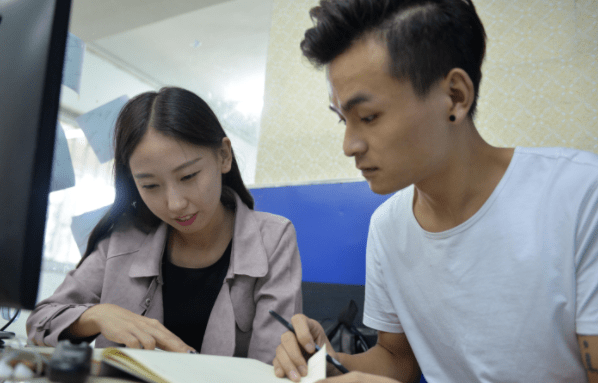 跨越学历鸿沟，一部情侣学历差距的短剧探索，跨越学历鸿沟，情侣学历差距的短剧探索