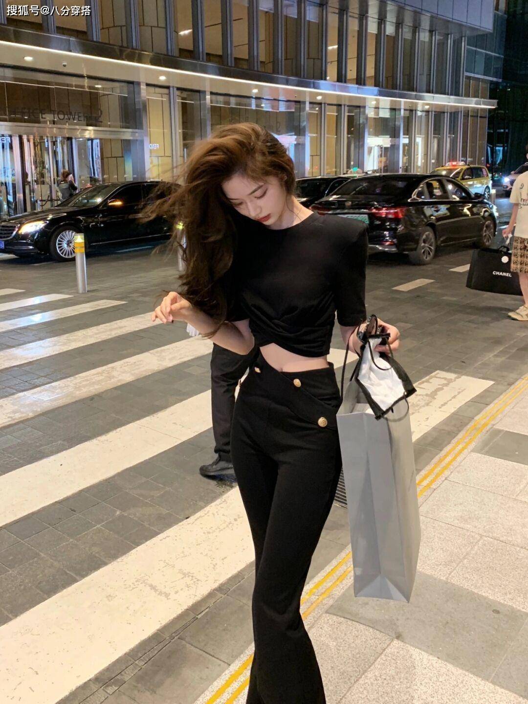 御姐 秋季穿搭没思路？看看这些穿搭小技巧，让你气质翻倍又时髦