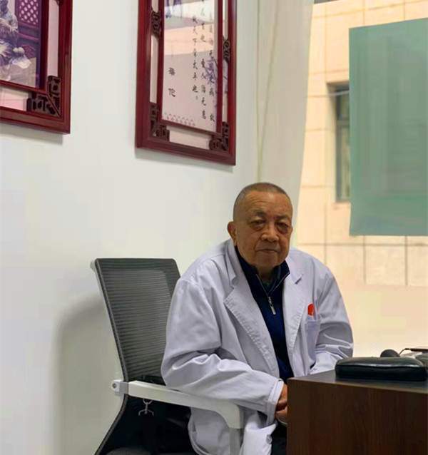 治疗|兰州81岁老医生，为上万患者解除病痛，至今仍坚守一线