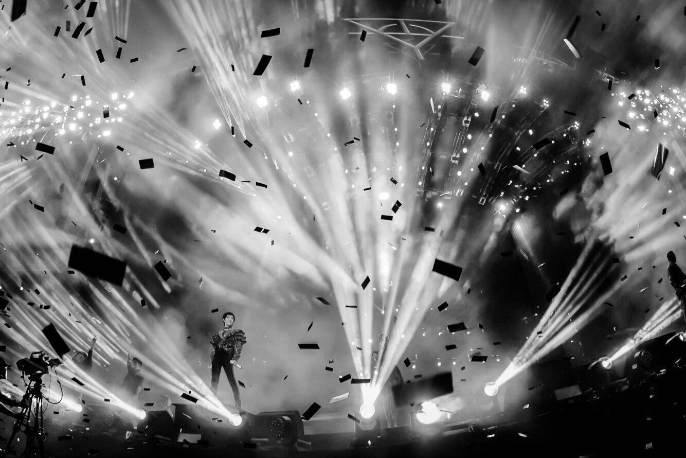 官宣连|刚刚，华晨宇包场沈腾执导新电影《我和我的父辈》