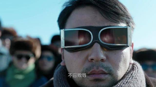 巅峰|4家卫视上星，3家平台紧跟，《功勋》首播达巅峰，热度不输长津湖