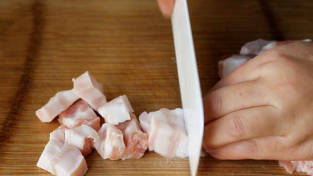 做法|土豆家常做法，用来招待客人，比红烧肉还受欢迎，太香了