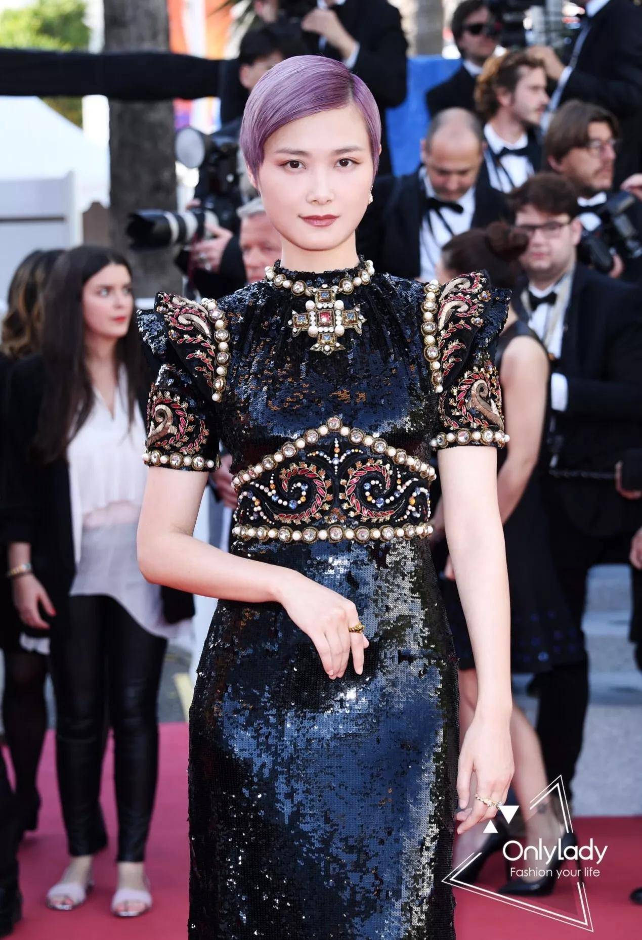 中性 她越变越美的秘密，李宇春造型大分析