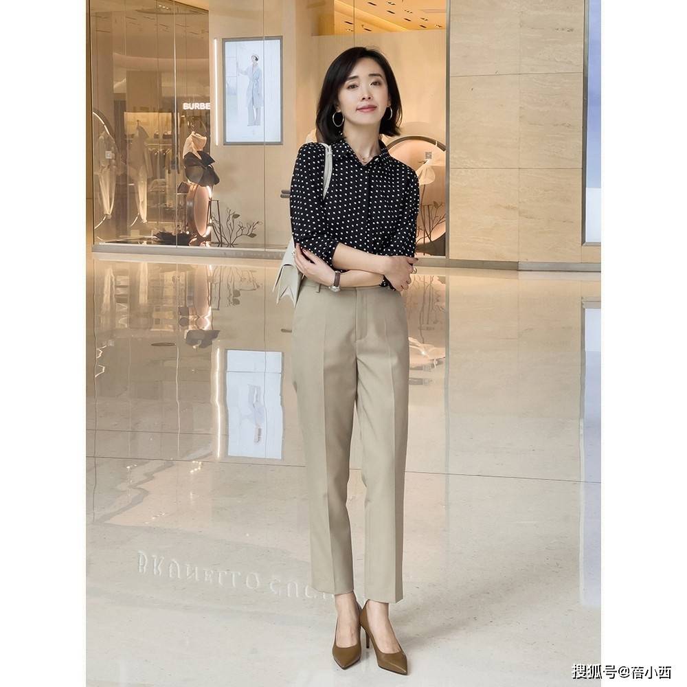 下装 皮肤黄、黑的女生，秋季选择这5种颜色的衣服，提亮肤色很简单