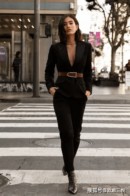 黑色 悦穿搭：全身黑色搭配，照样美又气质