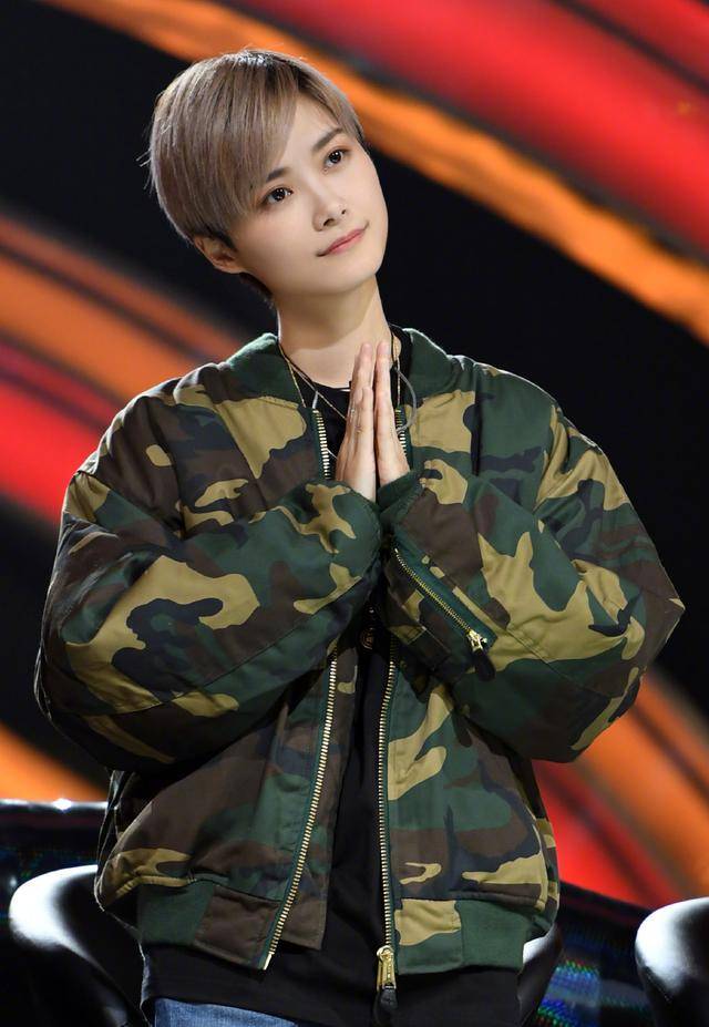 中性 她越变越美的秘密，李宇春造型大分析