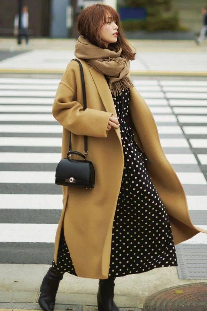 设计 秋天外套里面穿什么?这4种经典内搭让你一直美下去！