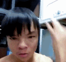 搞笑GIF：老婆你快來，我要給你一個驚喜 搞笑整蠱 第24张