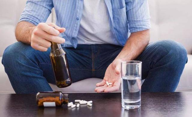 肝脏|血糖高的人,服用二甲双胍后,这4件事尽量少做,要听劝