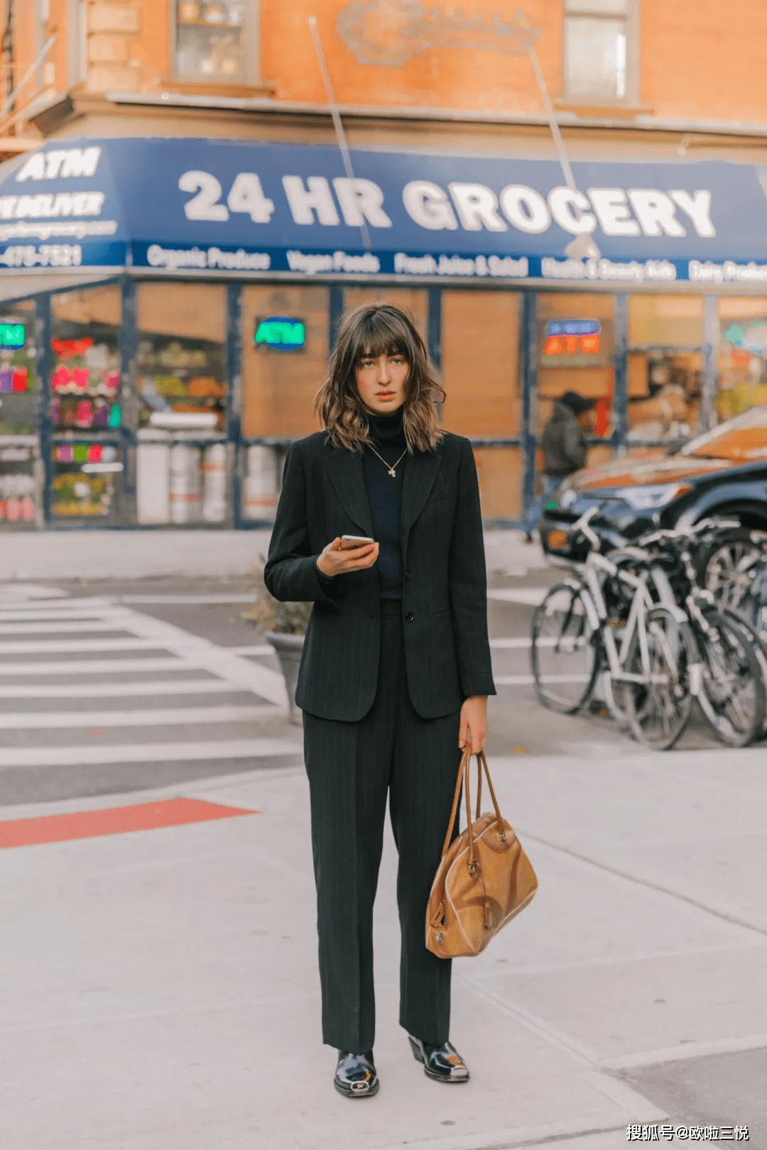 黑色 悦穿搭：全身黑色搭配，照样美又气质