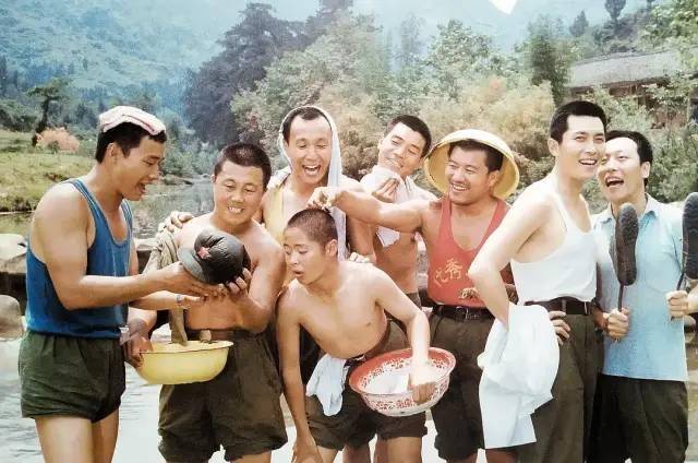 海市蜃楼|80年代十大“现象”佳片,《少林寺》1.6亿,《红高粱》获奖无数2