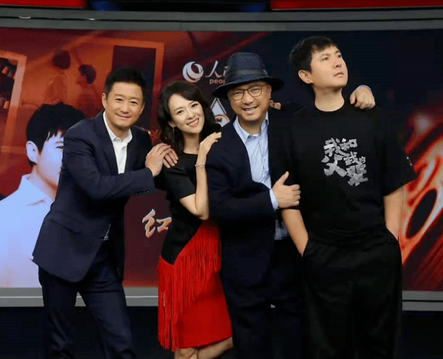 黑色 章子怡国庆档要爆火！四大导演首合体，她穿红裙美成唯一“红花”
