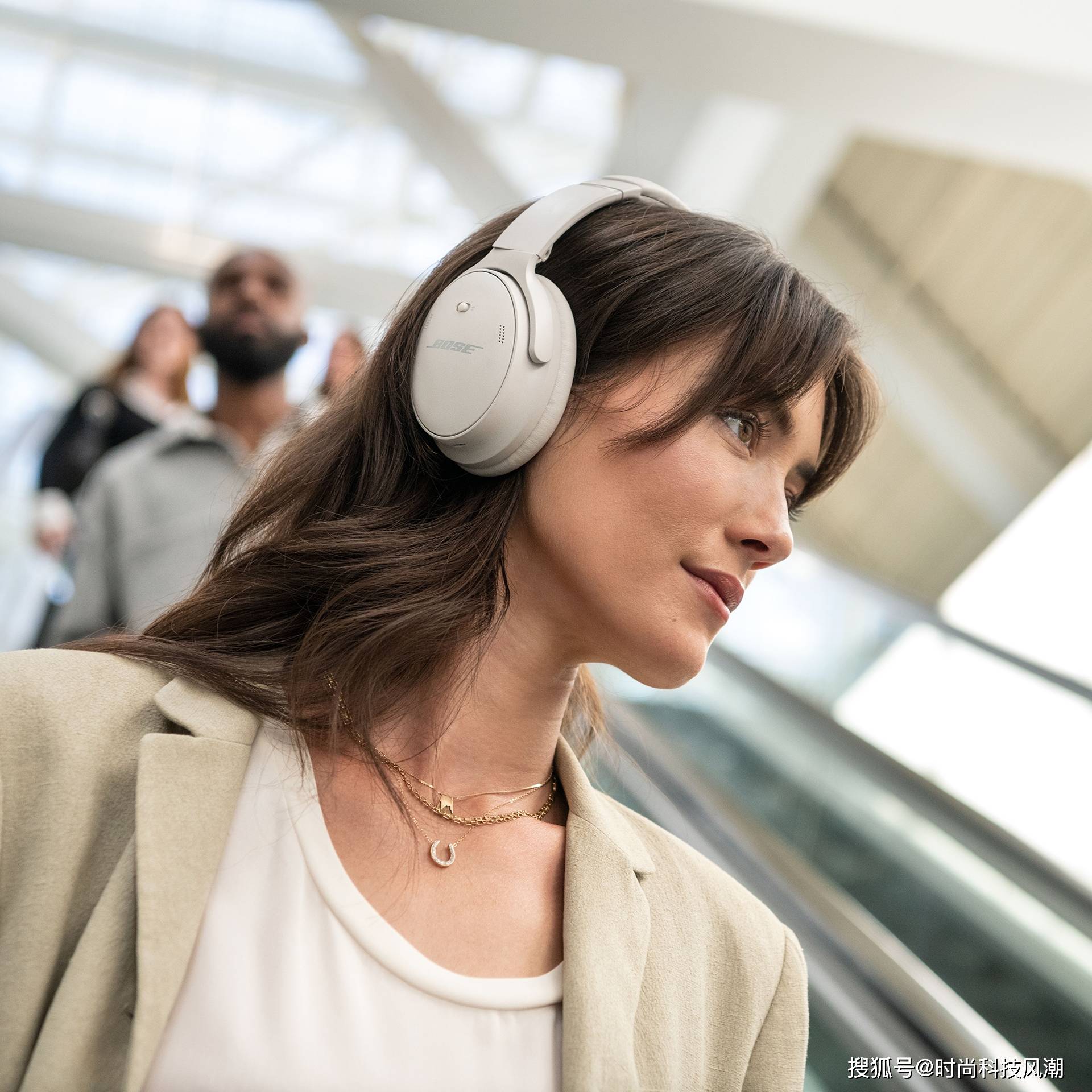bose推出全新quietcomfort45消噪耳机外观升级新增通透模式