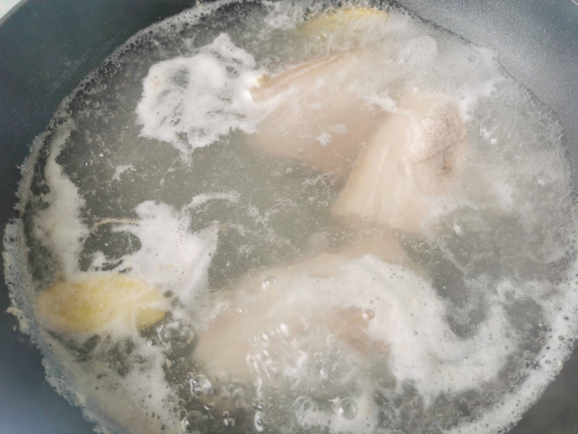 肥瘦|给儿子改善生活，20块钱的猪肉烤着吃，好吃不油腻，看着都流口水