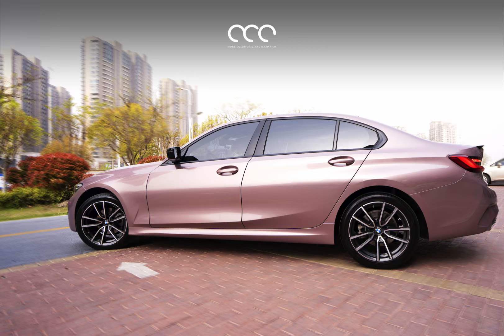 宝马车身贴膜漫彩改色膜冰莓粉