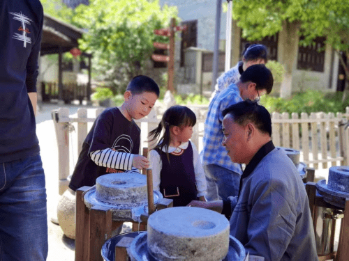 得撒石磨豆腐村：从第一产业到“三产融合”的成功转型，探索出乡村文化新方向