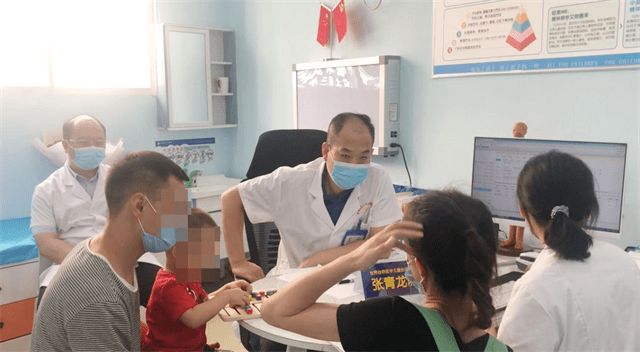 贵州|9月28日自闭症研究院院长张青龙到贵州红十字会儿童医院展开联合会诊