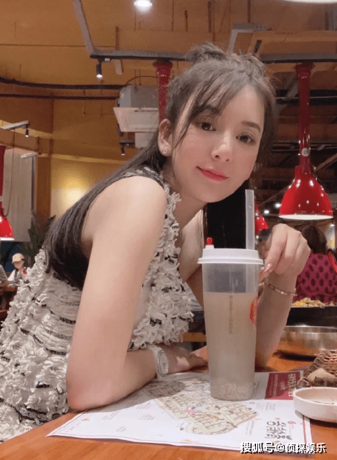 原创宠妻狂魔郭富城陪老婆逛街方媛晒夫妻俩与猫咪合照大秀恩爱