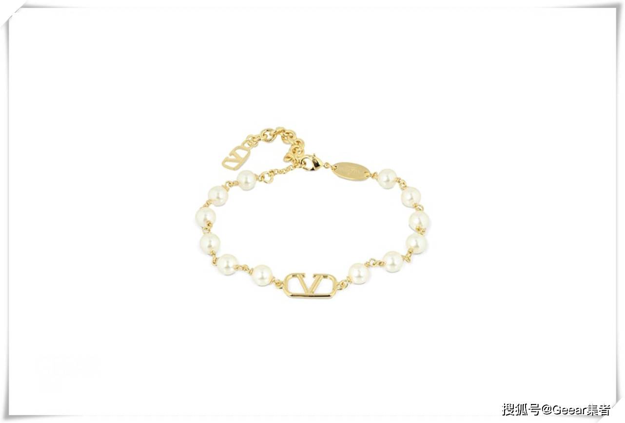 孝渊 韩星们也不约而同戴上这款项链：秋冬不能错过的珍珠首饰！