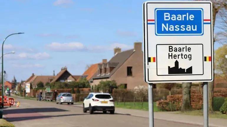 荷兰和比利时交界处，居然有个这么奇葩的边境小城