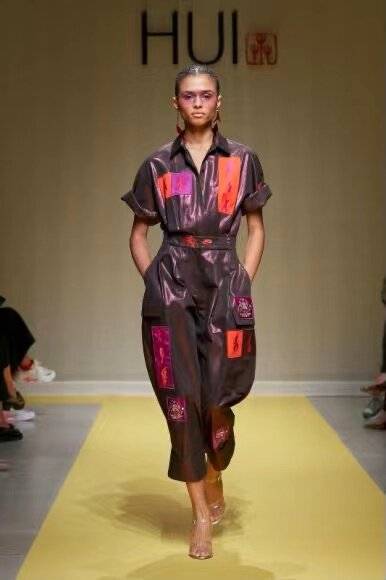 品牌 HUI|米兰时装周“Nü Shu 中国.女书”大秀震撼上演