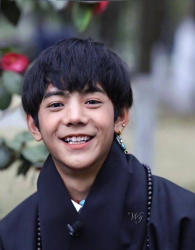 家乡|《中餐厅》丁真做菜被推上热搜，做菜极为熟练，网友纷纷称赞！