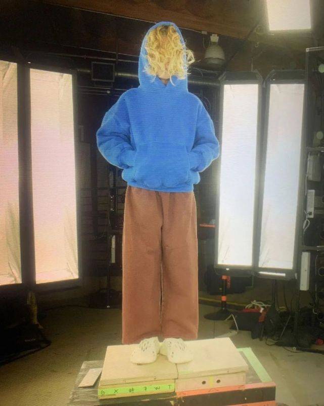 官网 手慢无！Yeezy x GAP联名"初代卫衣"被抢到断码？