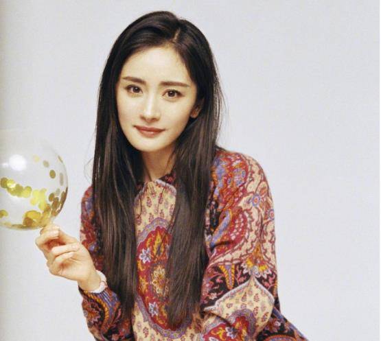 假发化妆师谈给明星化妆的内幕，带28公斤化妆箱跟妆，有时还要煮假发