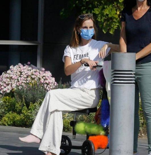 进行 31岁“赫敏”蜕变成女神了,颜值身材好吸睛,走在路上太抢镜了