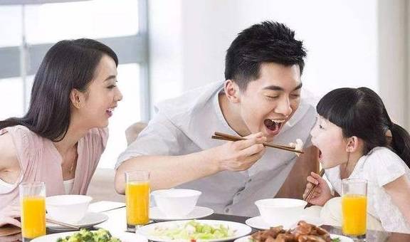 小孩|中国家长的“糊弄早餐”正在兴起，危害孩子健康，家长却一无所知