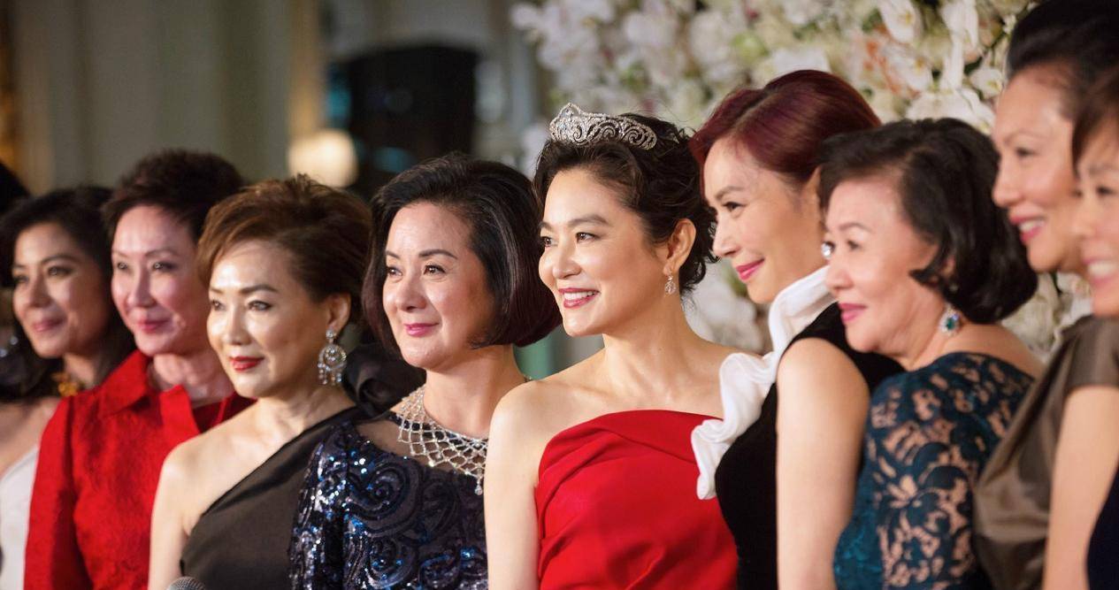 谢贤 林青霞现身姐妹聚会，66岁穿开衫没白发好精神，谢贤原配戴帽抢镜