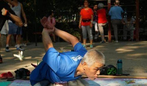 枕头|检查餐后血糖25,停药2个月却降为5.8,两个控糖诀窍不妨学习下