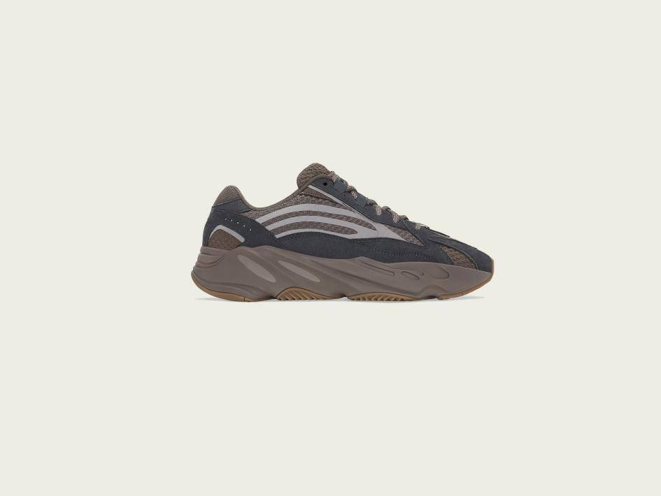 碰撞 延续YEEZY经典DNA，阿迪达斯YEEZY BOOST 700 V2配色MAUVE全新发布