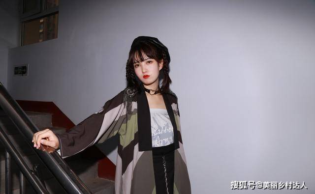 迷彩 最近火了一种“迷彩风”汉服，又酷又日常，设计感满满