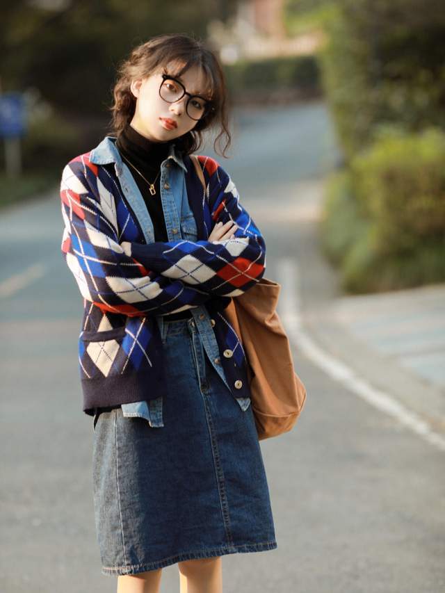 毛衣 种穿搭比较适合30多岁左右的女性穿，穿起来优雅大气
