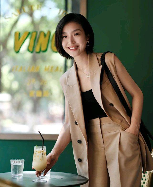 风潮 中性风穿搭来了！看似简约的中性风穿搭，扬起新一轮的吸睛风潮