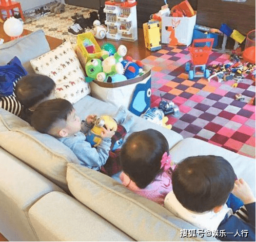 怎么给婴儿做爬爬垫 766379c3c43c4770a386dcf93c81edb7.png
