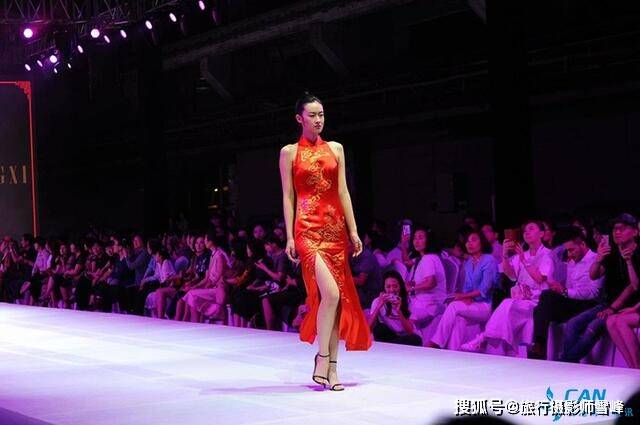 艺术 诗意的旗袍 诗意的女人(高清组图)